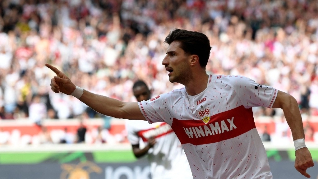 Leonidas Stergiou del Stuttgart anotó al minuto 28 el primer gol del partido en contra del Bayern Múnich. Foto Afp