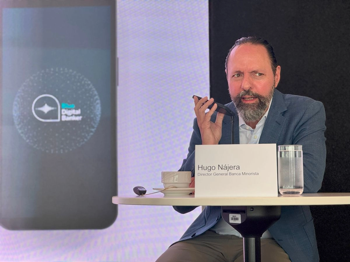 Los usuarios escuchan más de 40 opciones para llegar a la opción que buscan y tardan hasta 4 minutos para encontrar la opción deseada o poder hablar con un ejecutivo, indicó Hugo Nájera, director general de banca minorista de BBVA México.