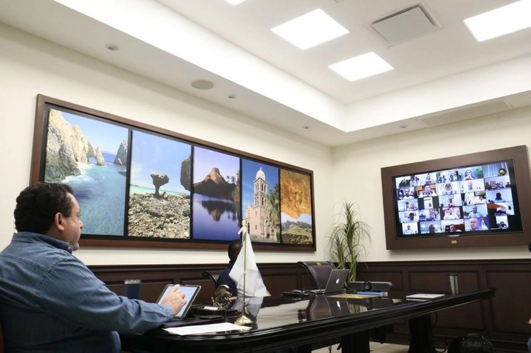 El gobernador Carlos Mendoza Davis encabeza el Consejo de Protección Civil de Baja California Sur. Foto tomada del Twitter de @cmendozadavis