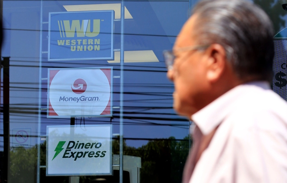 Las remesas acumulan 22 meses consecutivos con crecimiento a tasa anual, según datos del Banco de México. Foto Luis Castillo