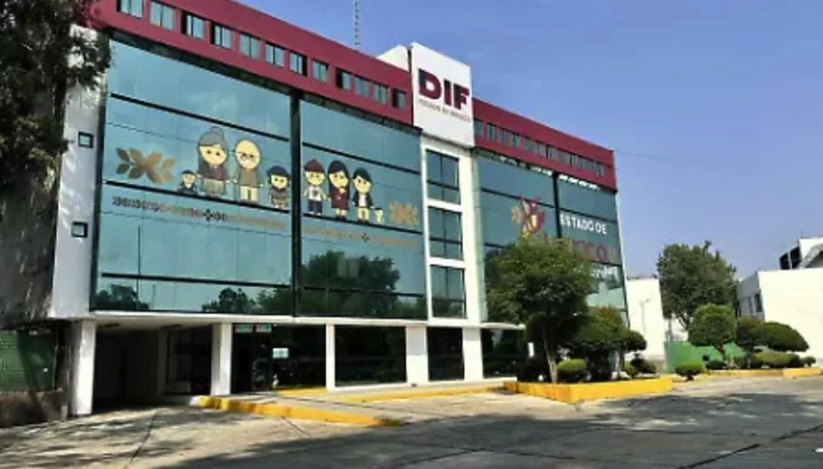 El sistema DIF estatal otorga los cuidados al menor, señala que esta estable, sin embargo lo atienden por deshidratación severa e hipotermia. Foto redes sociales