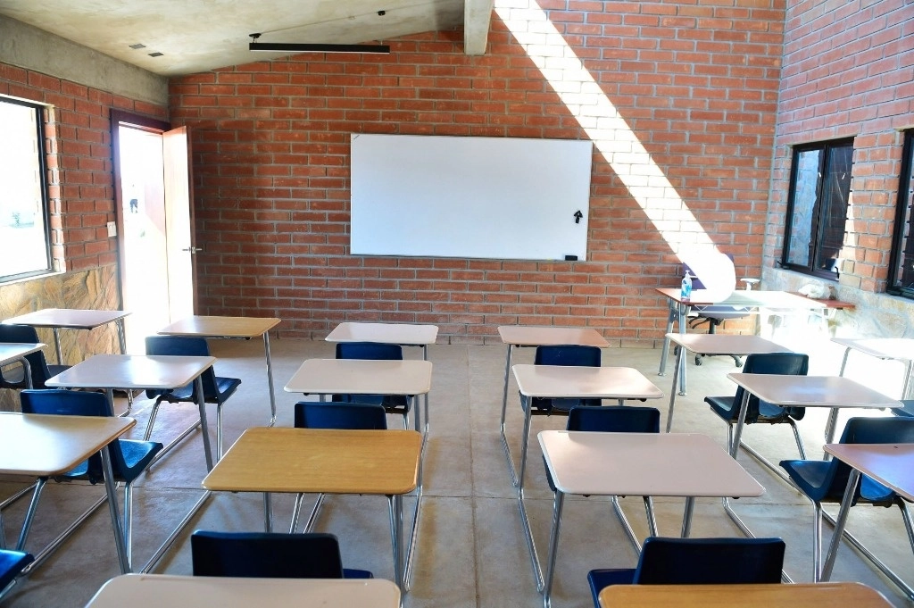 Salón de clases en la Universidad para el Bienestar Benito Juárez García en San Quintín, BC. Foto Cuartoscuro / Archivo