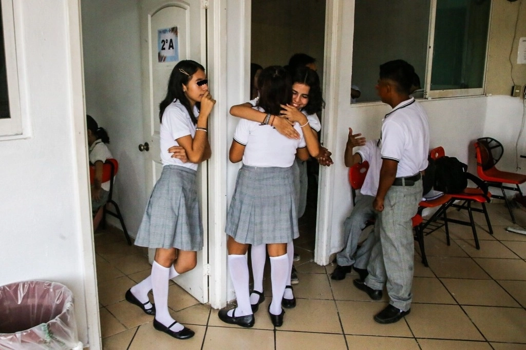 La propuesta es que el programa tenga una cobertura a todas las escuelas públicas, además de que no se exigirá a los alumnos obtener un un promedio mínimo o alguna situación económica en particular, sino que se entregará a los estudiantes por acudir a escuelas públicas. Foto Cuartoscuro / archivo 
