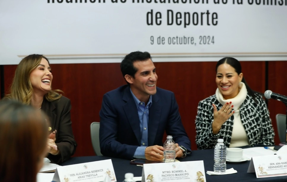Pacheco informó a los senadores sobre la necesidad de reformar la Ley de Cultura Física y Deporte. Foto German Canseco

