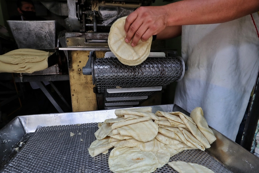 Venta de tortilla en CDMX en imagend e archivo. Foto 