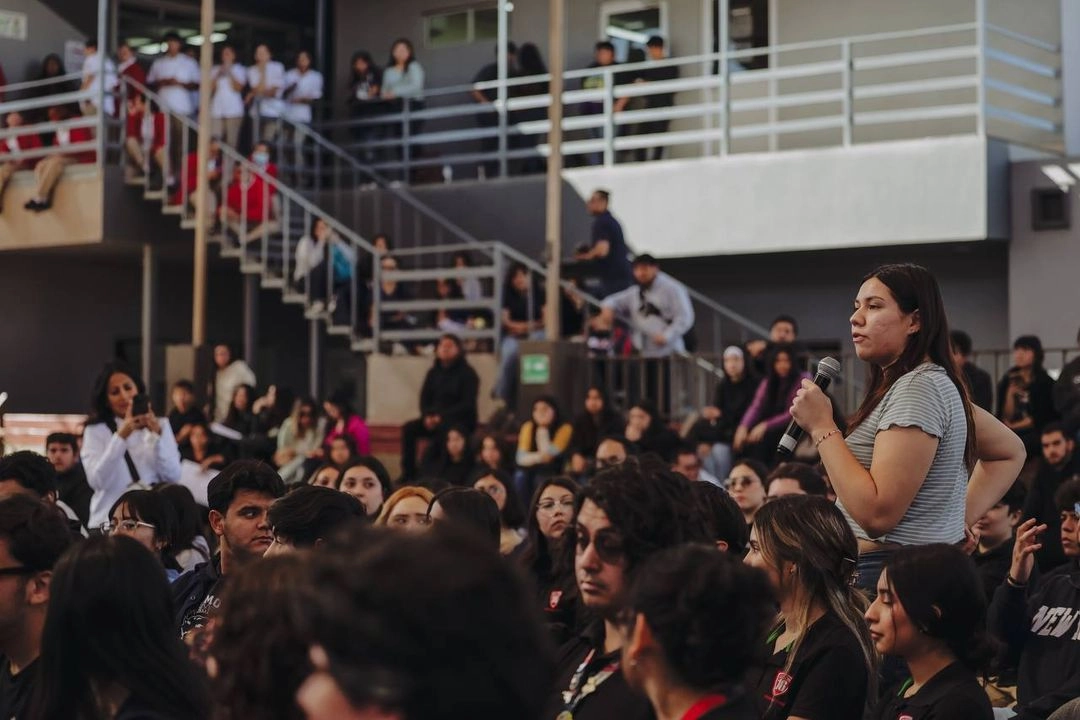 Alumnos del Grupo Educativo 16 de septiembre en Mexicali. Foto
