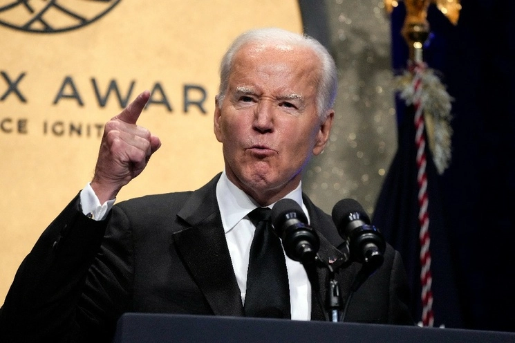 El presidente Joe Biden habla en la cena de premios Phoenix 2023 del Congressional Black Caucus, este 23 de septiembre de 2023, en Washington. Foto Ap
