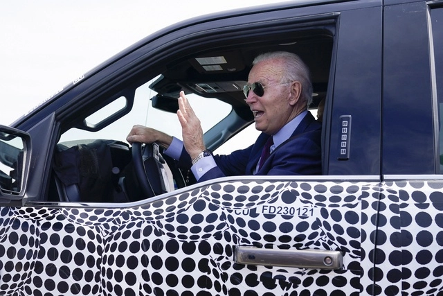 El presidente de EU, Joe Biden durante la presentación de la camioneta F-150 Lightning de Ford. Foto Ap