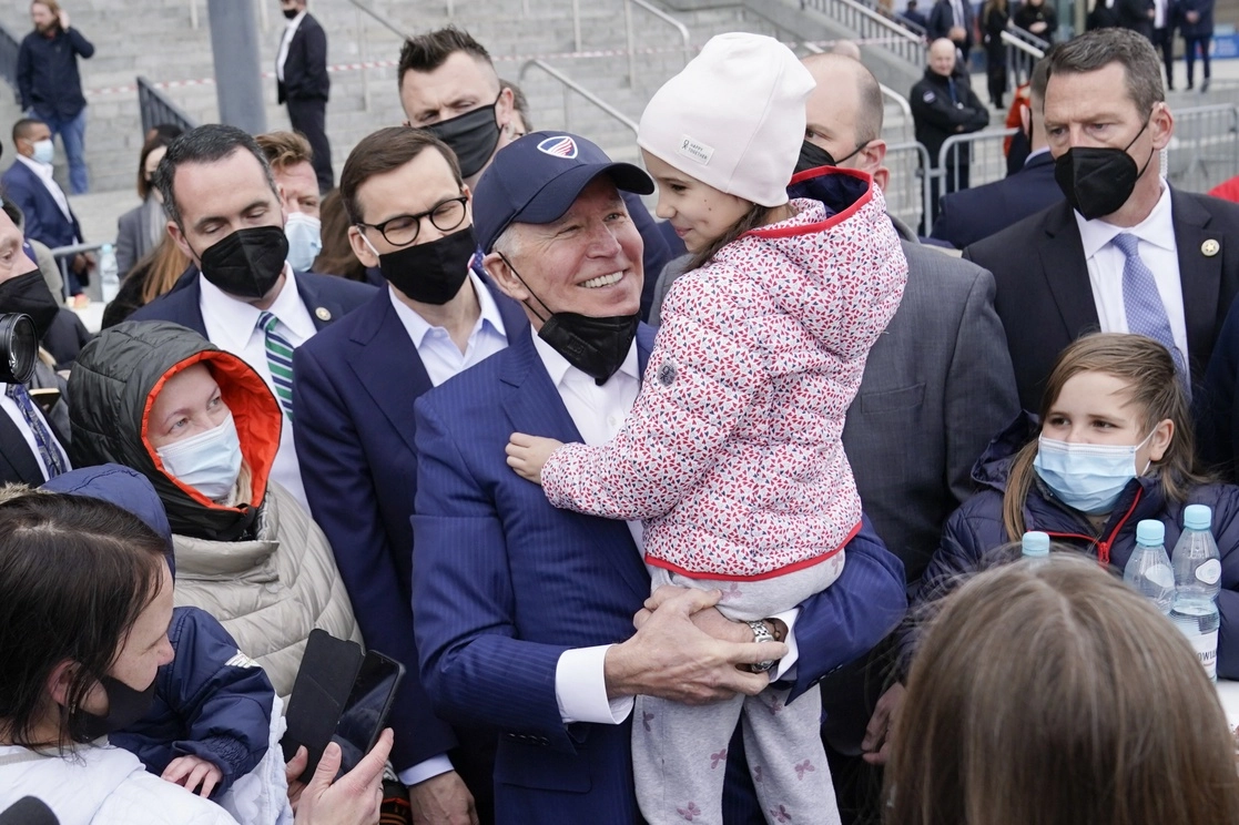 El presidente estadunidense, Joe Biden, calificó a su par ruso, Vladimir Putin, de "carnicero", durante un encuentro con refugiados ucranios en Varsovia. Foto Afp