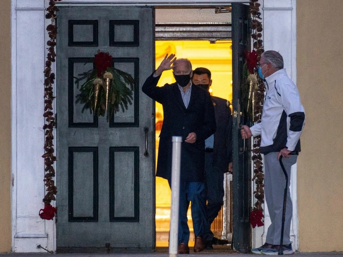 El presidente electo, Joe Biden, acudió ayer a Saint Joseph en la Iglesia Católica Romana de Brandywine, en Wilmington, la ciudad donde reside. Foto Ap
