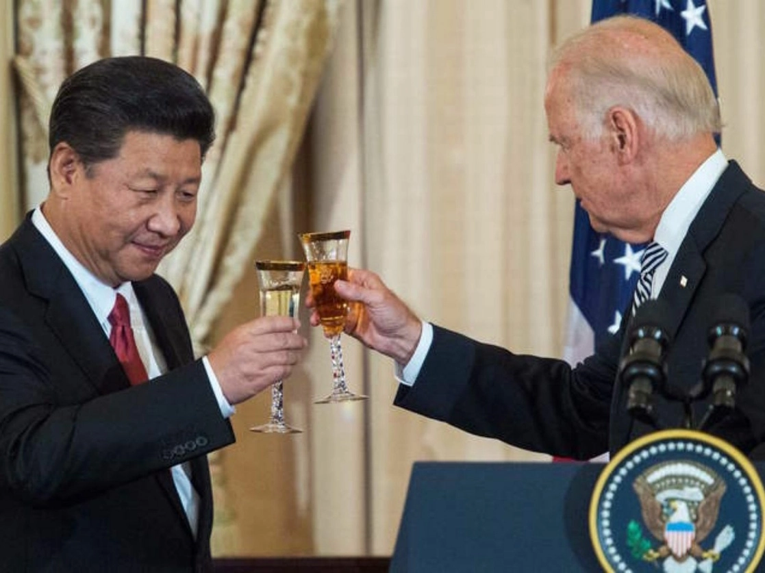El entonces vicepresidente estadunidense, Joe Biden, y el presidente chino, Xi Jinping, el 25 de septiembre de 2015, en Washington. Foto Afp 