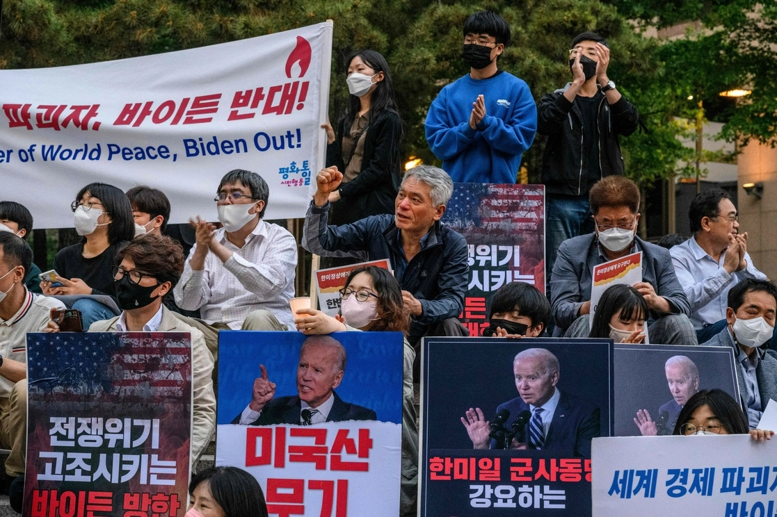 Protesta en Seúl contra la visita del presidente estadunidense, Joe Biden, a Corea del Sur, el 20 de mayo de 2022. Foto Afp