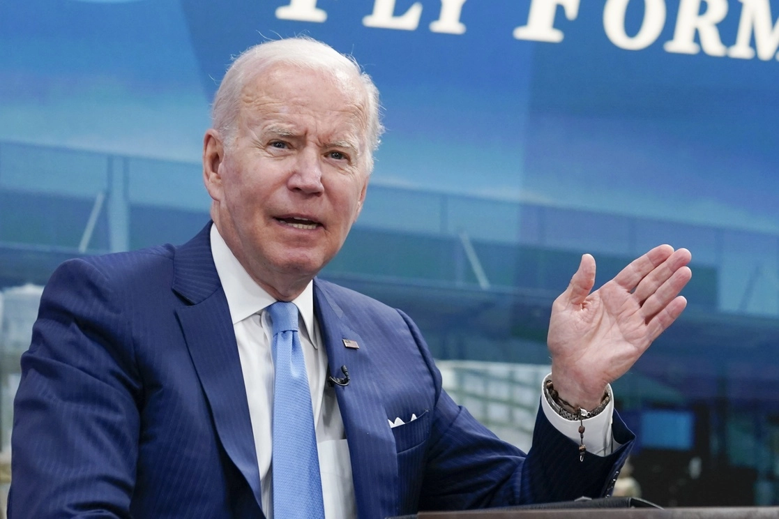 El presidente Joe Biden dijo que la enmienda que permite la posesión de armas en Estados Unidos "no es absoluta". Foto Ap / Archivo
