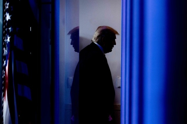 "Todos sabemos por qué Joe Biden se apresura a posar falsamente como ganador y por qué sus medios aliados están tratando con ahínco de ayudarlo: ellos no quieren que la verdad sea expuesta", dijo Trump. Foto Afp / Archivo
