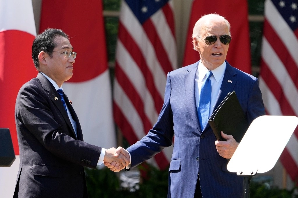 "Esta es la mejora más significativa de nuestra alianza desde que se estableció por primera vez", dijo el presidente estadunidense, Joe Biden, junto con el ministro japonés, Fumio Kishida en la Casa Blanca. Foto Ap