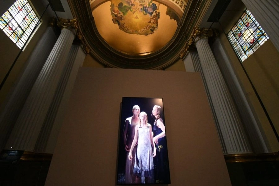 Vista de ‘Tiempo suspendido’, que se exhibe en el museo Ex Teresa Arte Actual y reúne obras del videoartista neoyorquino Bill Viola, realizadas entre 1994 y 2008. Foto cortesía Inbal