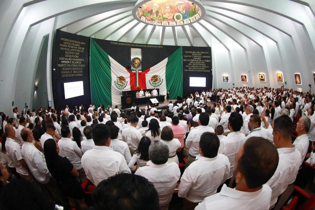 A puerta cerrada, los nuevos diputados de Quintana Roo iniciaron el nuevo periodo de sesiones del Congreso. Foto Facebook Congreso de Quintana Roo