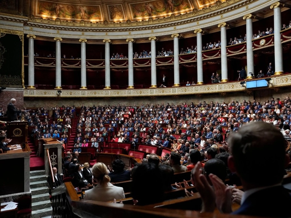 Casi dos semanas tras las legislativas, el paisaje político francés sigue sin asentarse, y Francia está dirigida por un gobierno en funciones. Foto Ap