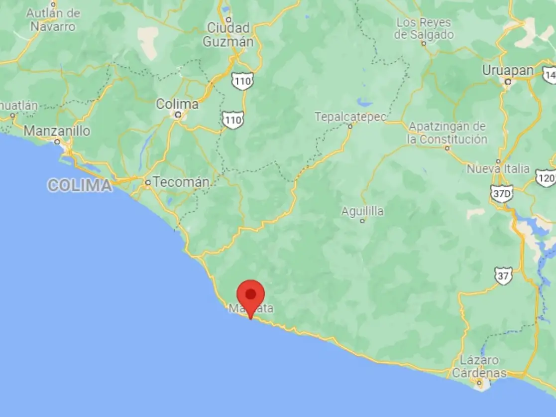 El bloqueo fue en la carretera costera Lázaro Cárdenas-Tecomán, Colima —en Maruata, municipio de Aquila— en donde los vehículos fueron incendiados por el grupo armado. Imagen tomada Google Maps
