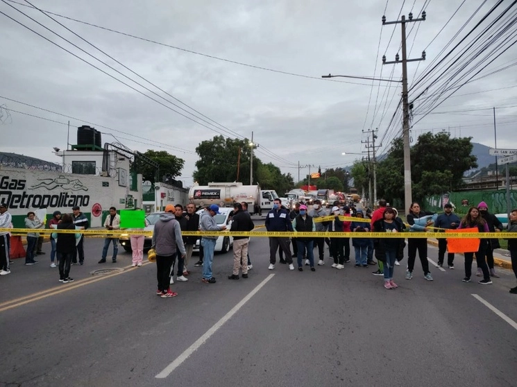El fraccionamiento no puede pasar a la administración de la alcaldía de Tlalnepantla para que asuma la prestación de servicios como es el abasto de agua potable. Foto Silvia Chávez González
