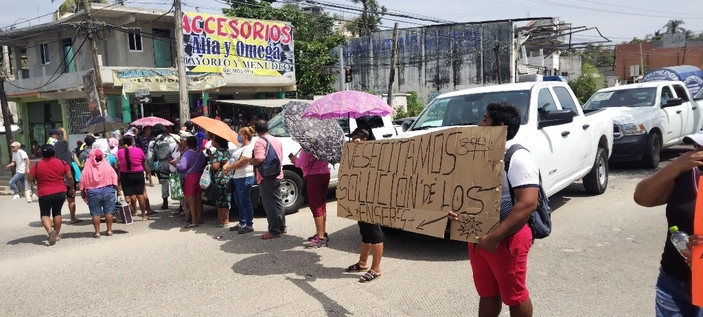 Los damnificados advirtieron que hay decenas de familias las cuales no han recibido la totalidad de los apoyos. Foto Héctor Briseño