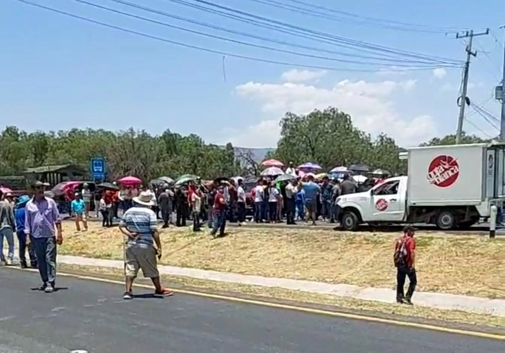 El cierre fue en el tramo del kilómetro 34.5 de esa vía carretera que pasa por las inmediaciones de la localidad de El Jofrito. Foto Ricardo Montoya 