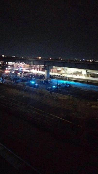 Los vecinos exigen que se instale una parada del trolebús y un puente peatonal en la zona. Foto