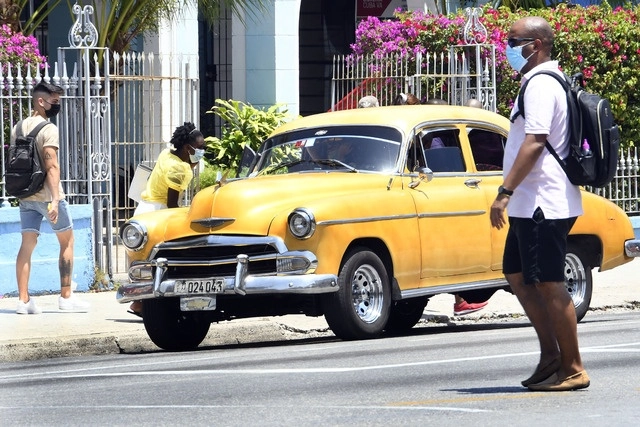 En Cuba la pandemia del Covid-19 agudizó el bloqueo económico que mantiene Estados Unidos. Foto Xinhua