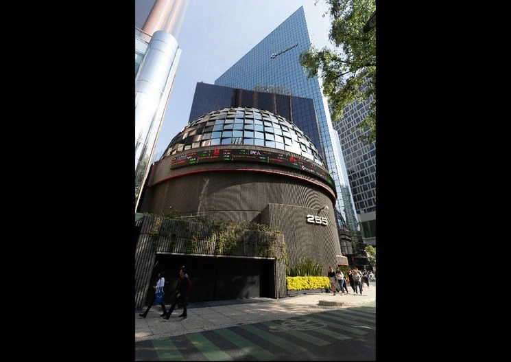 La Bolsa Mexicana de Valores hiló cuatro sesiones a la baja. Foto Pablo Ramos