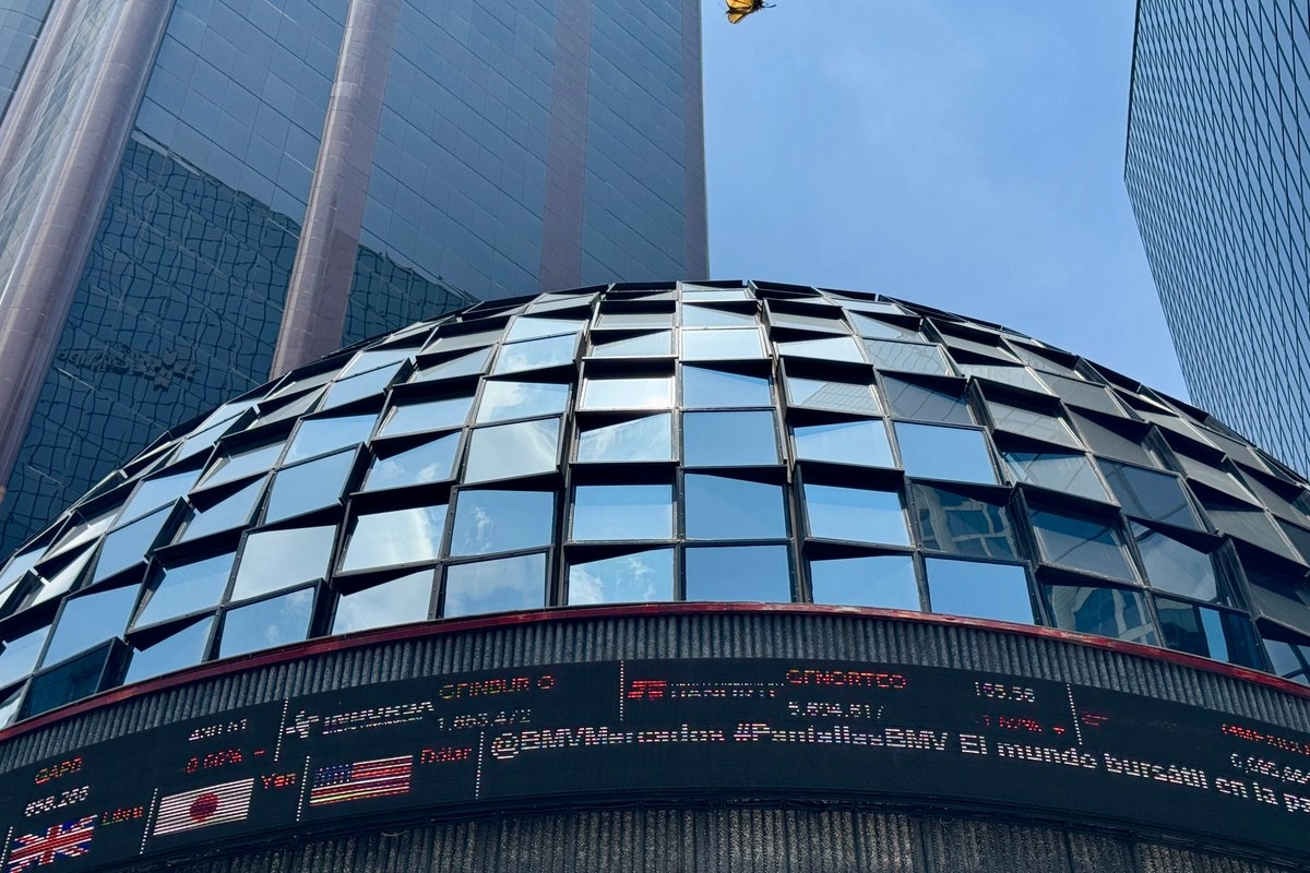 Edificio de la Bolsa Mexicana de Valores (BMV) en la capital del país, el 1 de agosto de 2025. Foto 