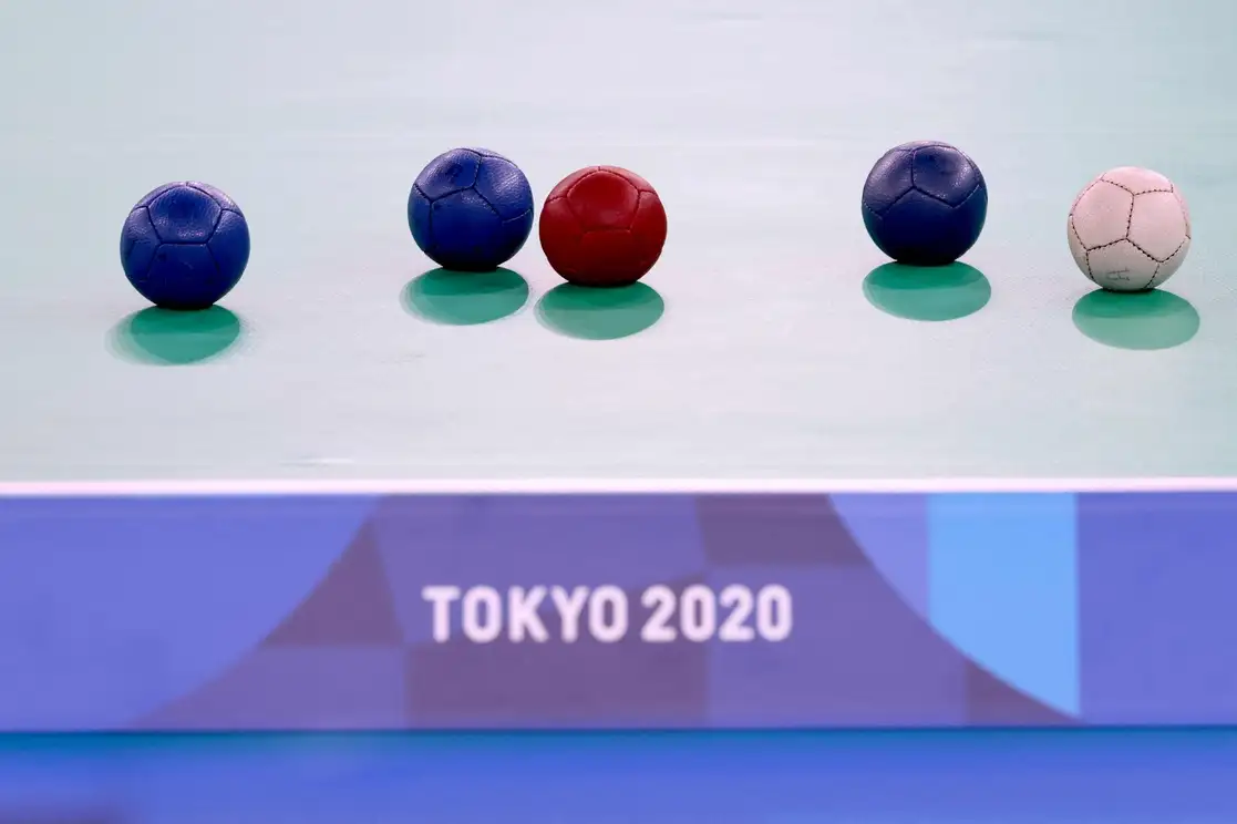 Bolas de boccia durante los Juegos Paralímpicos de Tokio 2020. Foto Afp / Archivo