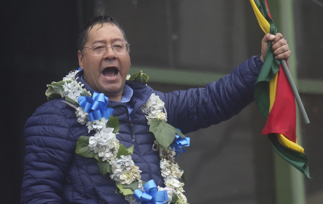 Luis Arce, presidente de Bolivia estima que hay 1.6 millones de personas entre cinco y 11 años en su país y que tendrán acceso a la vacunación anticovid. Foto Afp