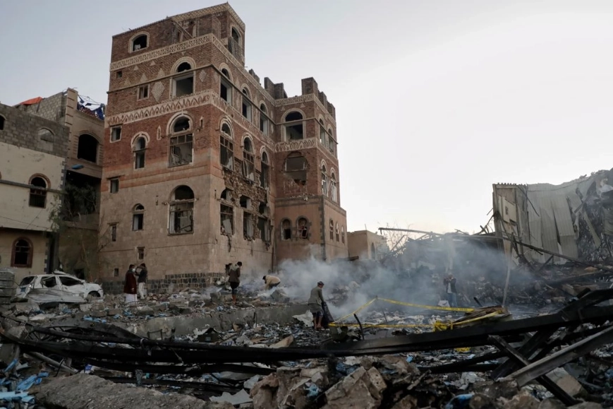 Edificios destruidos durante ataques estadunidense en Sana, Yemen, el 20 de marzo de 2025.