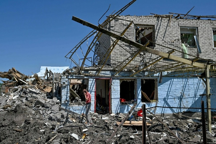 Una casa destruida por un ataque ruso en la ciudad de Kramatorsk en Ucrania, el 19 de junio pasado. Foto Afp 