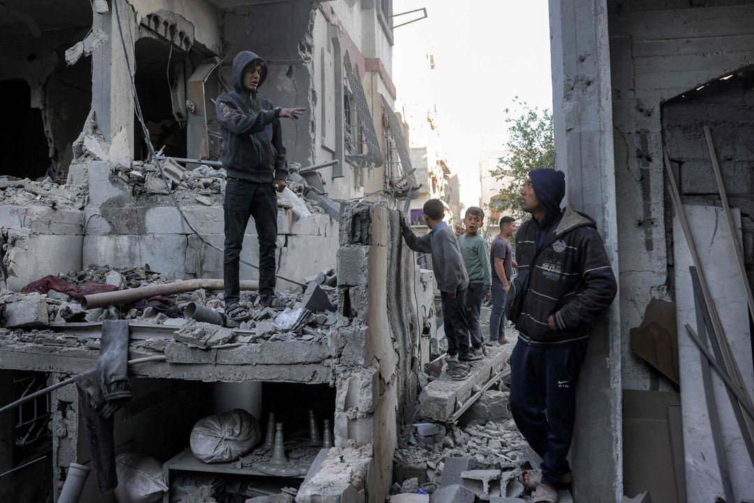 Escombros de un edificio destruido por bombardeos israelíes en Jabaliya, al norte de la Franja de Gaza, el 18 de abril de 2025. Foto