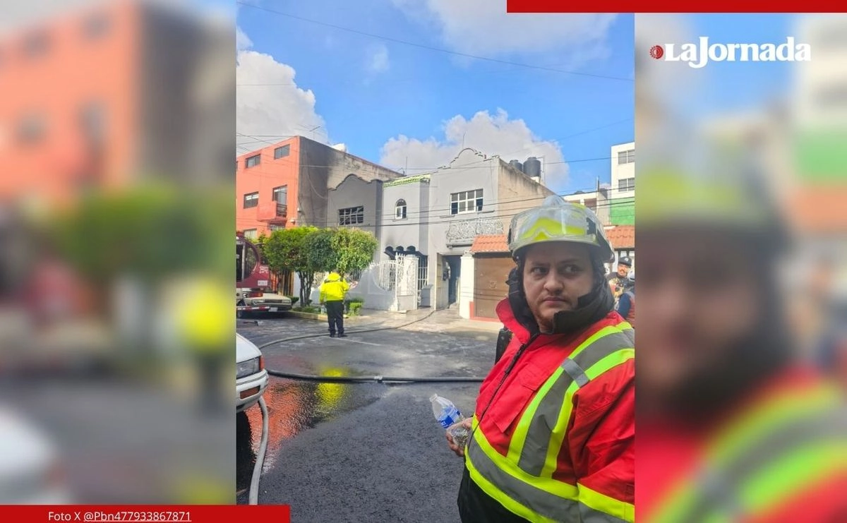 Bomberos de la Ciudad de México controlaron y  sofocaron el incendio que se registró antes de las siete de la mañana en un inmueble, ubicado en la calle Anaxagoras, colonia Narvarte.