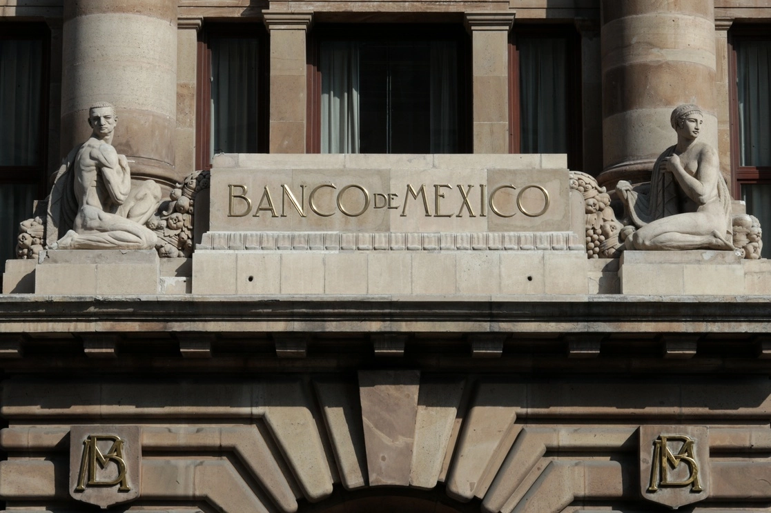 Fachada del Banco de México. Foto Roberto García Ortiz / Archivo