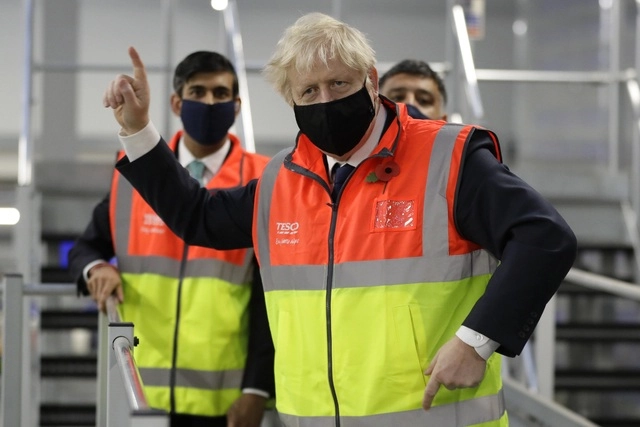 El primer ministro británico Boris Johnson y el canciller Rishi Sunak, el 11 de noviembre pasado. Foto Ap 