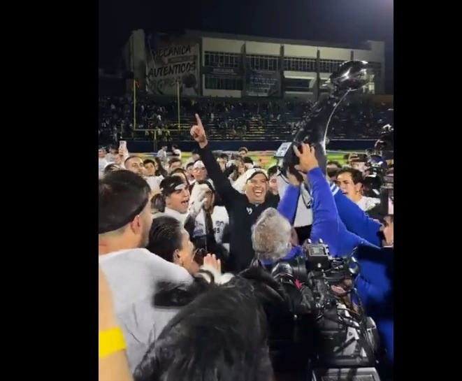 Sin ser gran dominador, el TEC nulificó a la mejor ofensiva de la temporada y se fue al descanso 10-0. Foto @nflmx