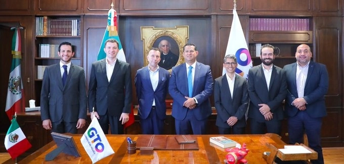 El gobierno de Guanajuato acordó una nueva inversión por parte de la empresa de autopartes Bosh. Foto @diegosinhue