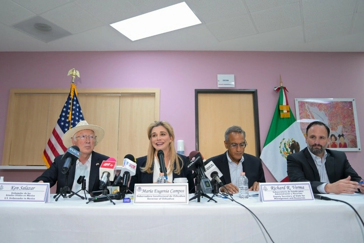El embajador de Estados Unidos en México, Ken Salazar, en una conferencia de prensa en Ciudad Juárez, Chihuahua, el 26 de julio de 2023. Foto Jesús Estrada