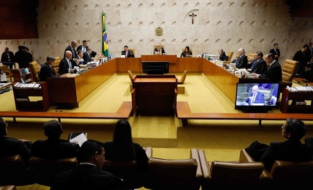 El pasado jueves, el Supremo Tribunal Federal, instancia máxima de la Justicia en Brasil, condenó por abrumadora mayoría a condenas pesadas a los tres primeros reos que participaron del intento de golpe de Estado el domingo 8 de enero. Foto Afp 