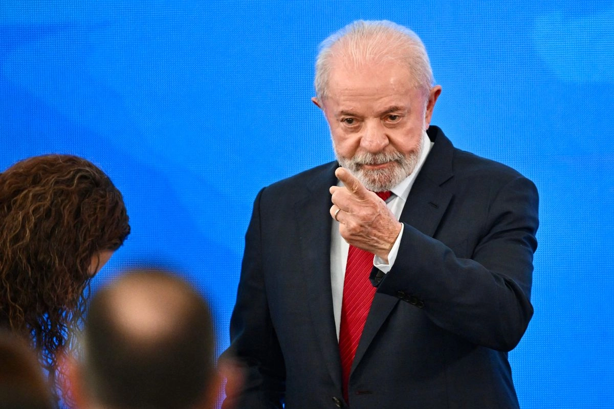 El presidente brasileño, Luiz Inácio Lula da Silva, hace un gesto durante el lanzamiento del proyecto de plataforma digital del gobierno para la ciudadanía en el Palacio de Planalto, en Brasilia, el 23 de julio de 2025. Foto