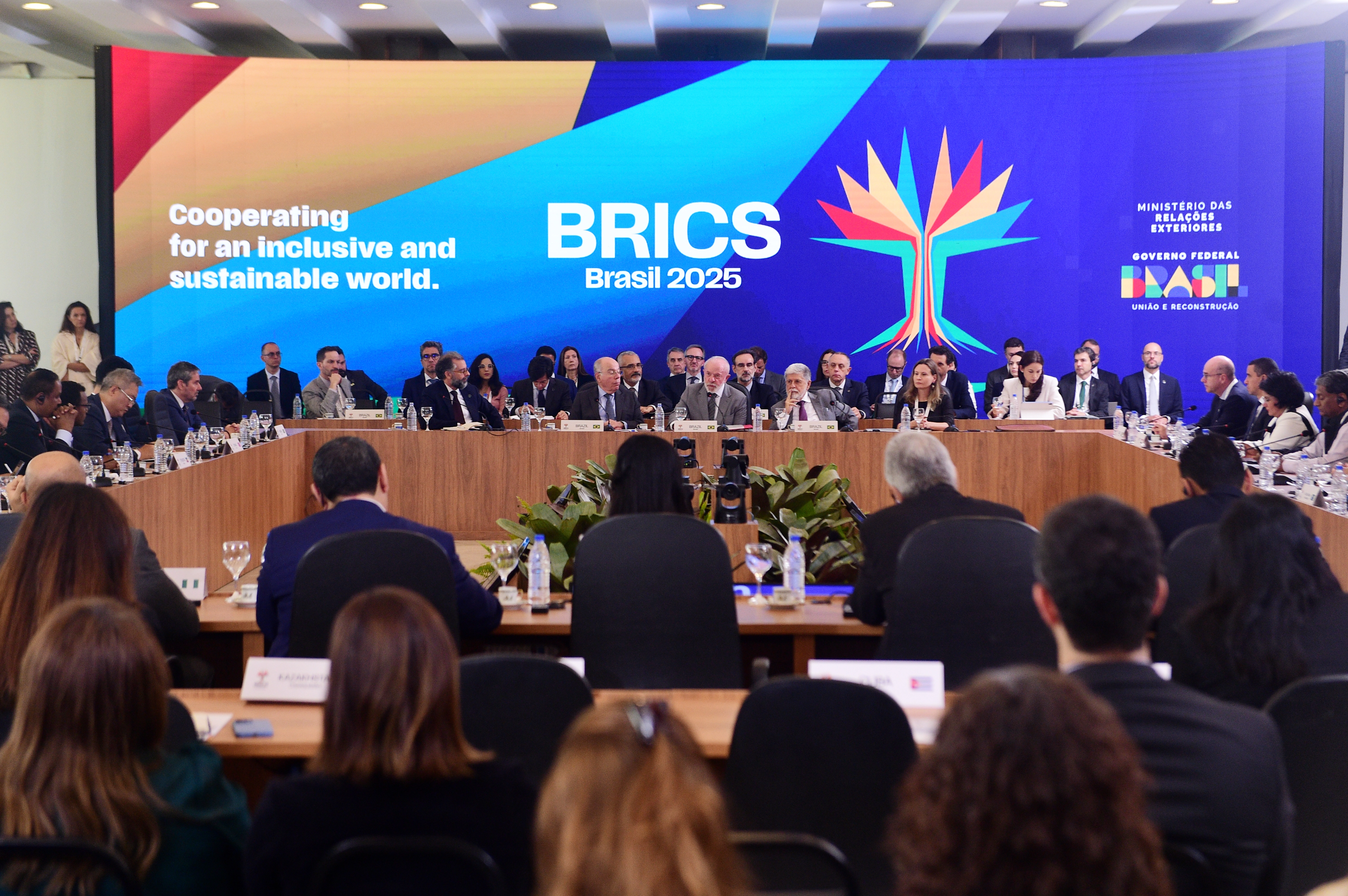 El presidente brasileño, Luiz Inácio Lula da Silva, habla durante la reunión de jefes negociadores del grupo BRICS, en el Palacio de Itamaraty, en Brasilia, Brasil, el 26 de febrero de 2025. Foto