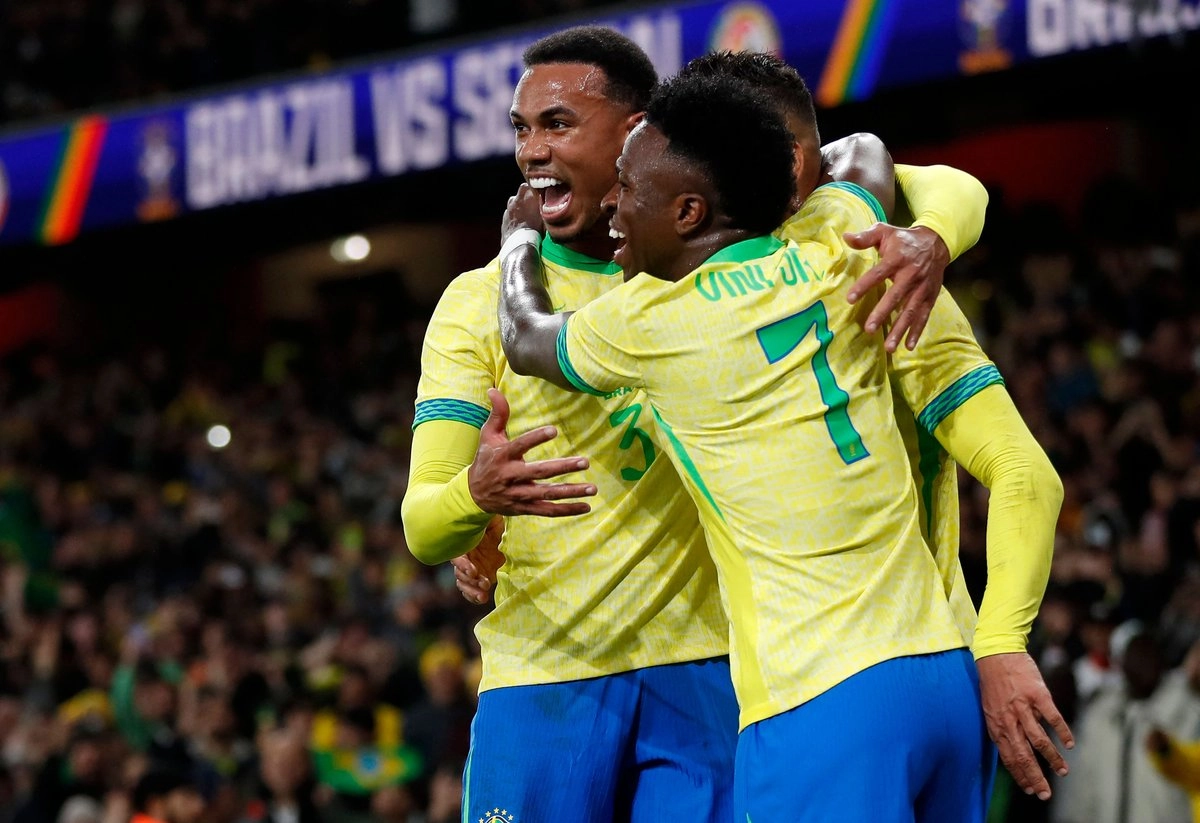 Brasil y Senegal jugaron un partido amistoso de preparación rumbo al Mundial de 2026 en el Emirates Stadium de Londres, Inglaterra, el 15 de noviembre de 2025. Foto 