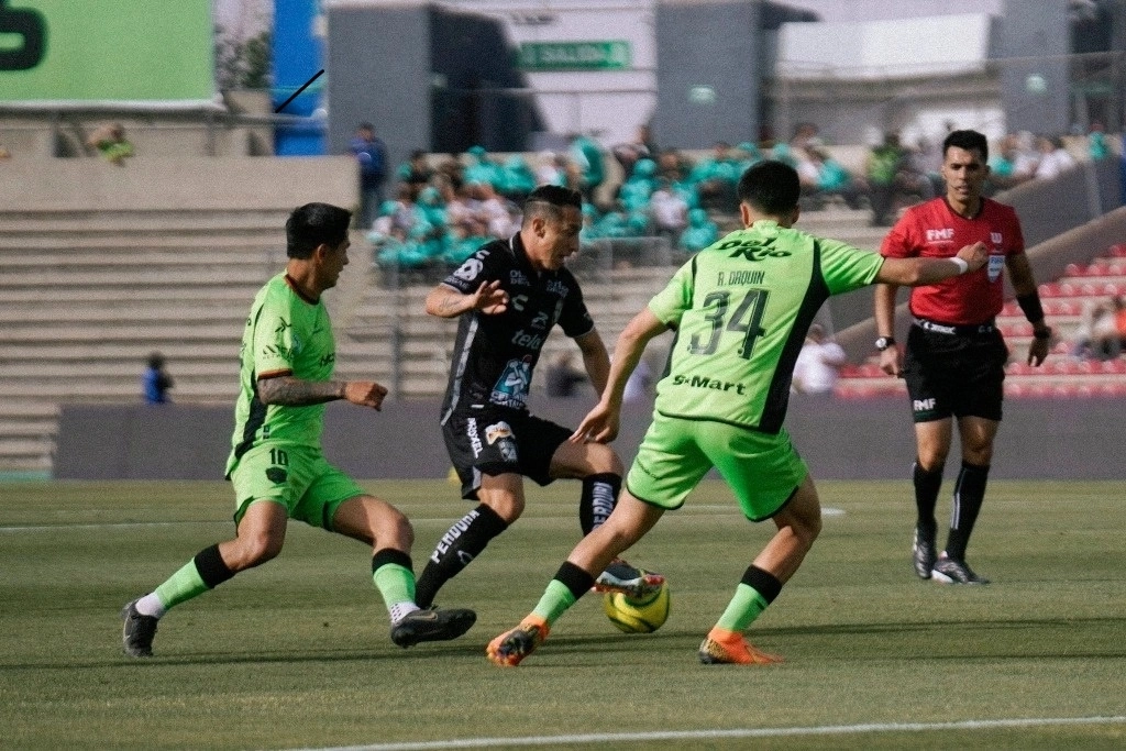 De manera provisional, la franquicia que es propiedad de la empresaria mexicana Alejandra de la Vega transmitirá el lunes el partido correspondiente a la primera jornada del torneo femenil Bravas-Puebla, en el estadio Olímpico Benito Juárez, a través de su canal de YouTube sin costo alguno para los usuarios. Foto @clubleonfc 

