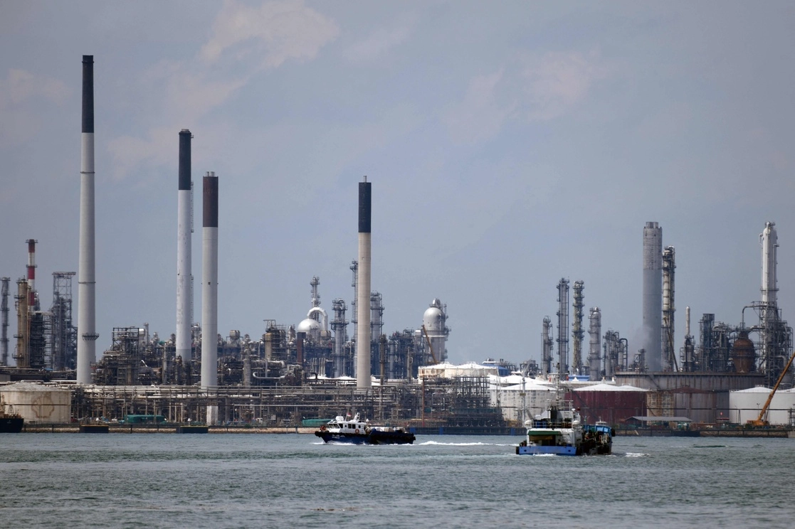Los futuros del petróleo Brent escalaban hasta máximos de tres años y el referencial del crudo estadunidense se acercaba a un techo no visto desde 2014, luego de que el bloque OPEP+ decidió mantener sus planes de producción. La imagen, en California. Foto Afp / Archivo