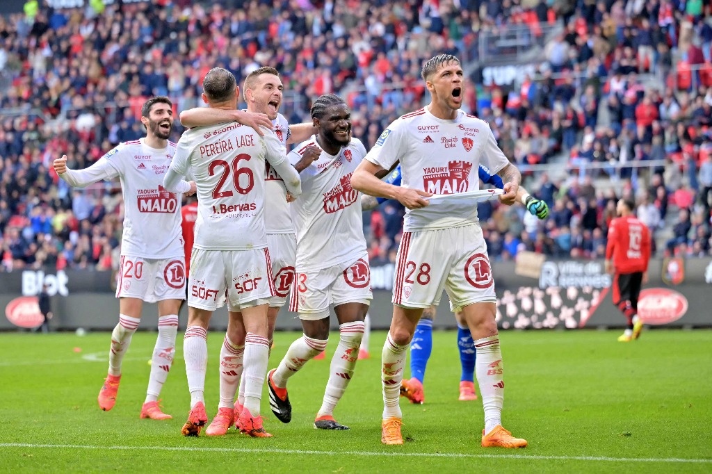 Brest qualifies for European competitions by beating Rennes 5-4 in Ligue 1