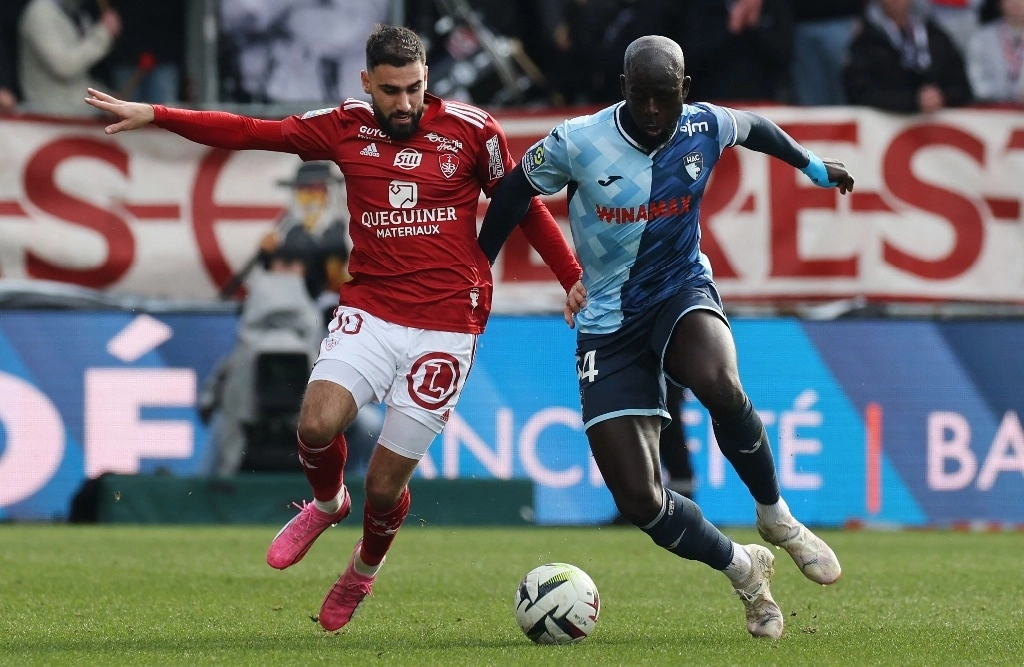 Brest y Le Havre se enfrentaron en actividad de la fecha 24 de la Ligue 1, con victoria de 1-0 para los ‘Piratas’. Foto Afp  