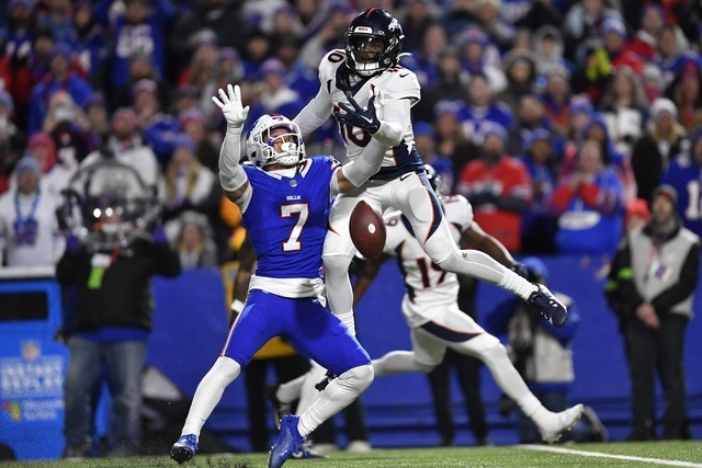 Russell Wilson le siguió con una serie ofensiva de 10 jugadas que recorrió 57 yardas para preparar el intento de gol de campo. Foto Ap